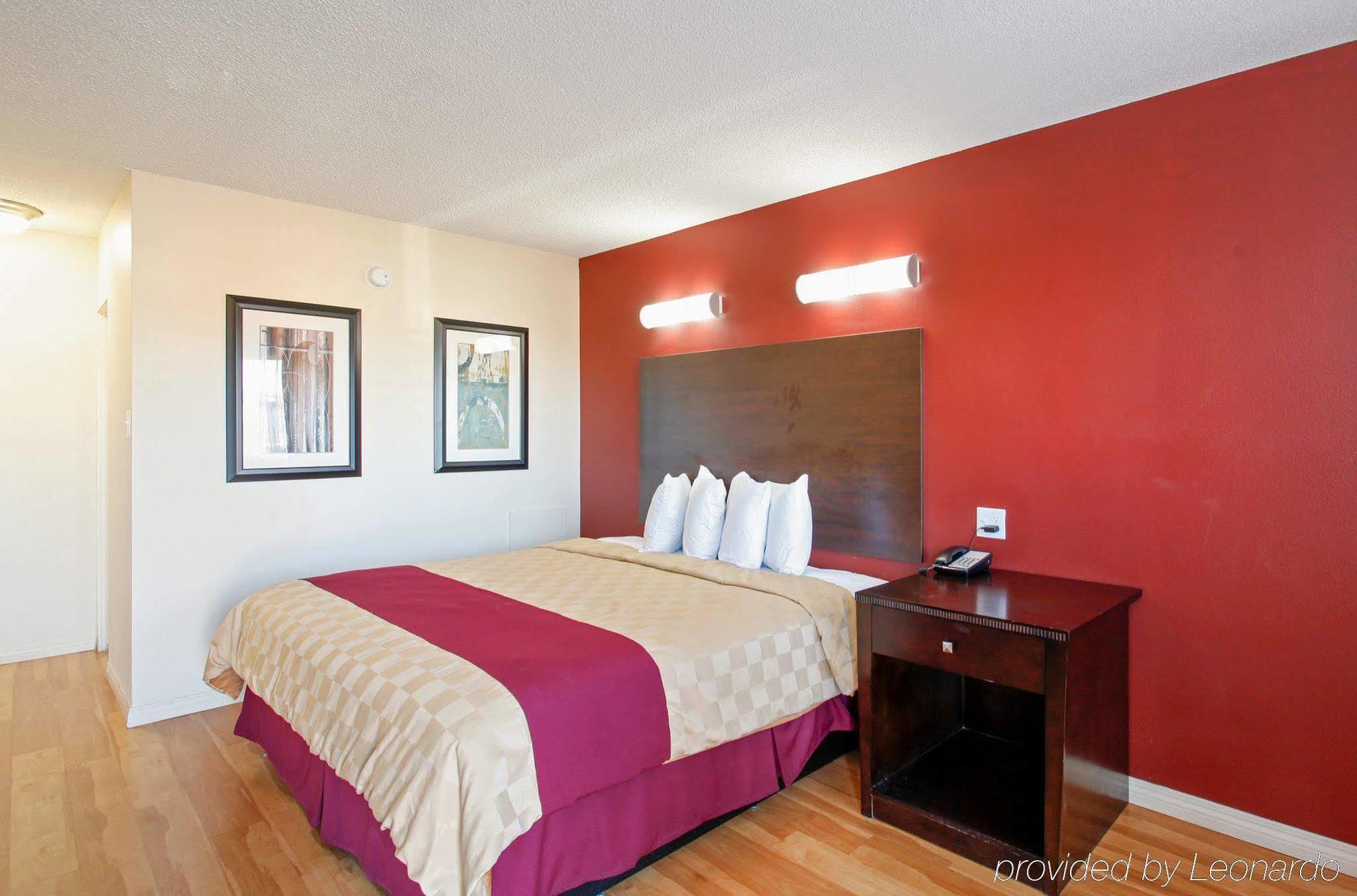Red Roof Inn Мохаве Экстерьер фото